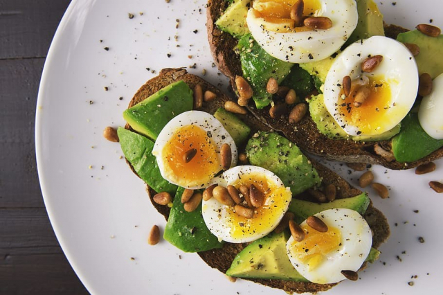 2 recettes de petit-déjeuner délicieuses et peu coûteuses qui vous aideront à perdre du poids